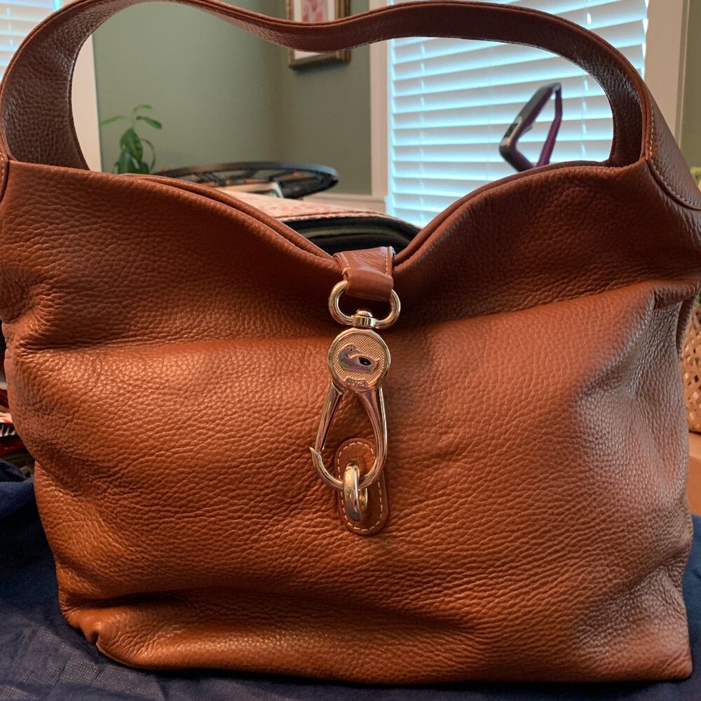 🐿️🐿️🍁🍁Dooney & Bourke Vintage Lock Hobo EUC $65🍁🍁🐿️🐿️FALL SALE🏈🏈$65
